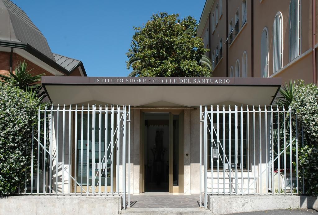 فندق رومافي  Casa Religiosa Per Ferie Ancelle Del Santuario المظهر الخارجي الصورة